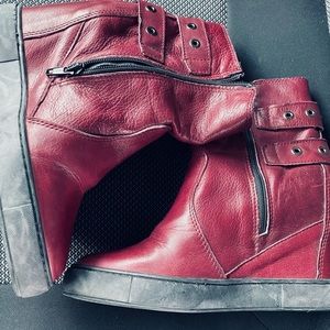 Ovye leather wedge boots sz 36
